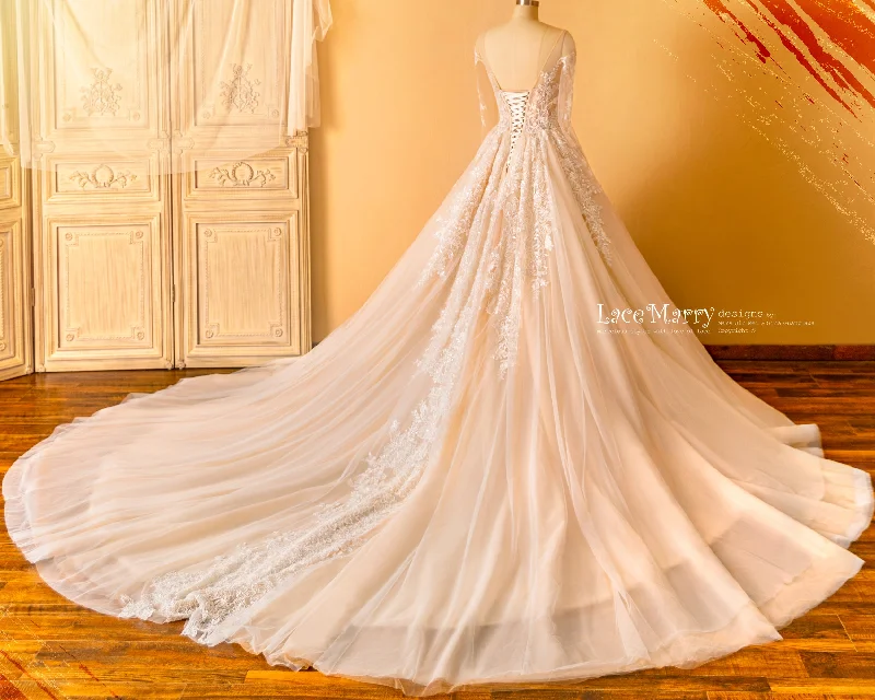 ZOEY / Glorious Wide Cut Wedding Dress with Long Train and Sleeves