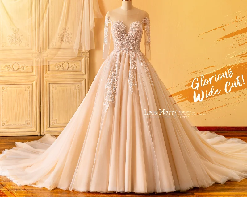 ZOEY / Glorious Wide Cut Wedding Dress with Long Train and Sleeves