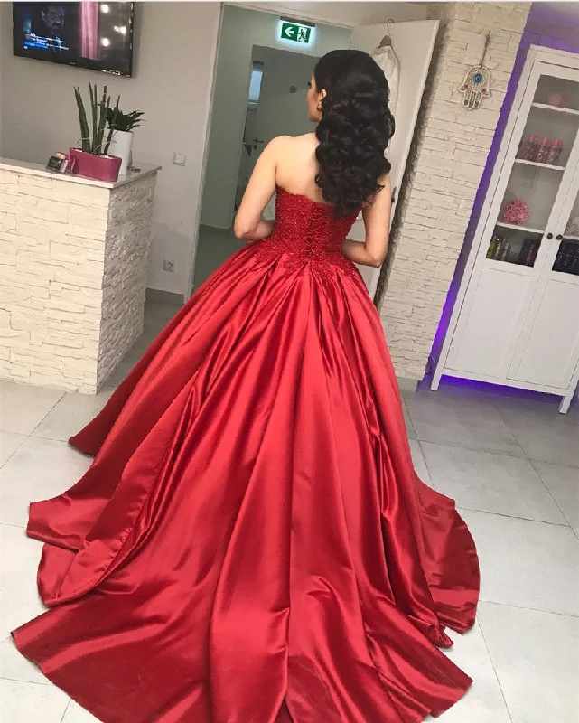 Amazing Lace Sweetheart Red Satin Ball Gown Wedding Dresses