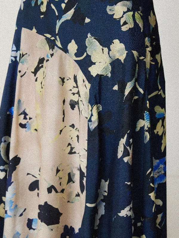 Hidden Floral Silk Blend Skirt | Navy