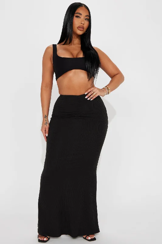 Pretty Girls Ribbed Maxi Skirt - Black